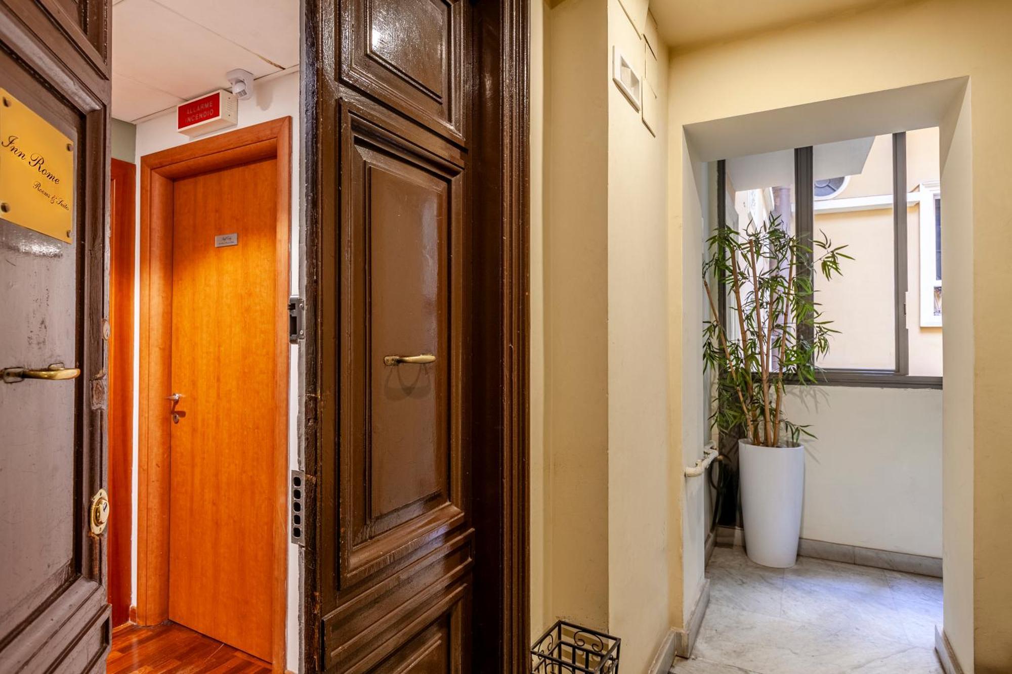 Inn Rome Rooms & Suites Екстериор снимка