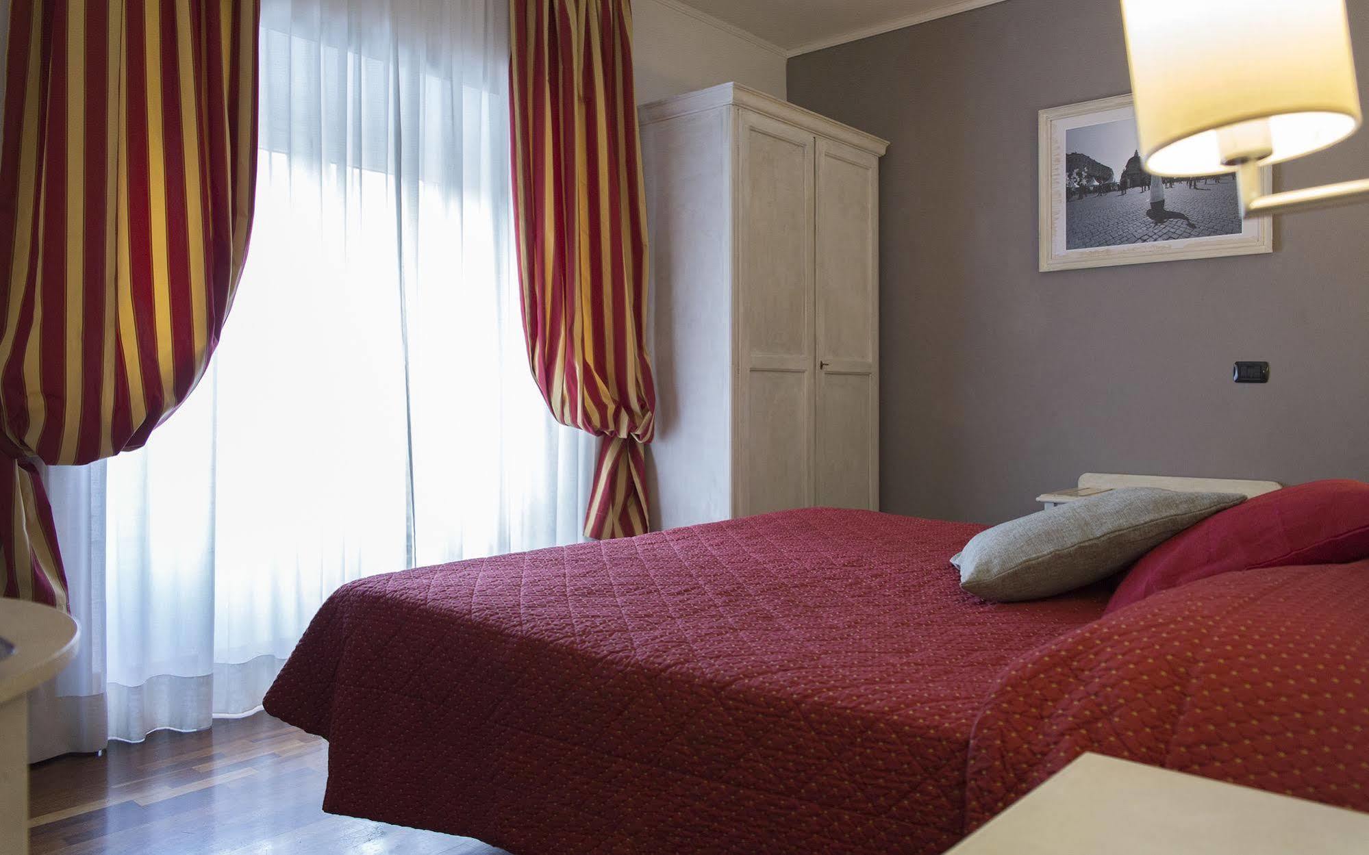 Inn Rome Rooms & Suites Екстериор снимка