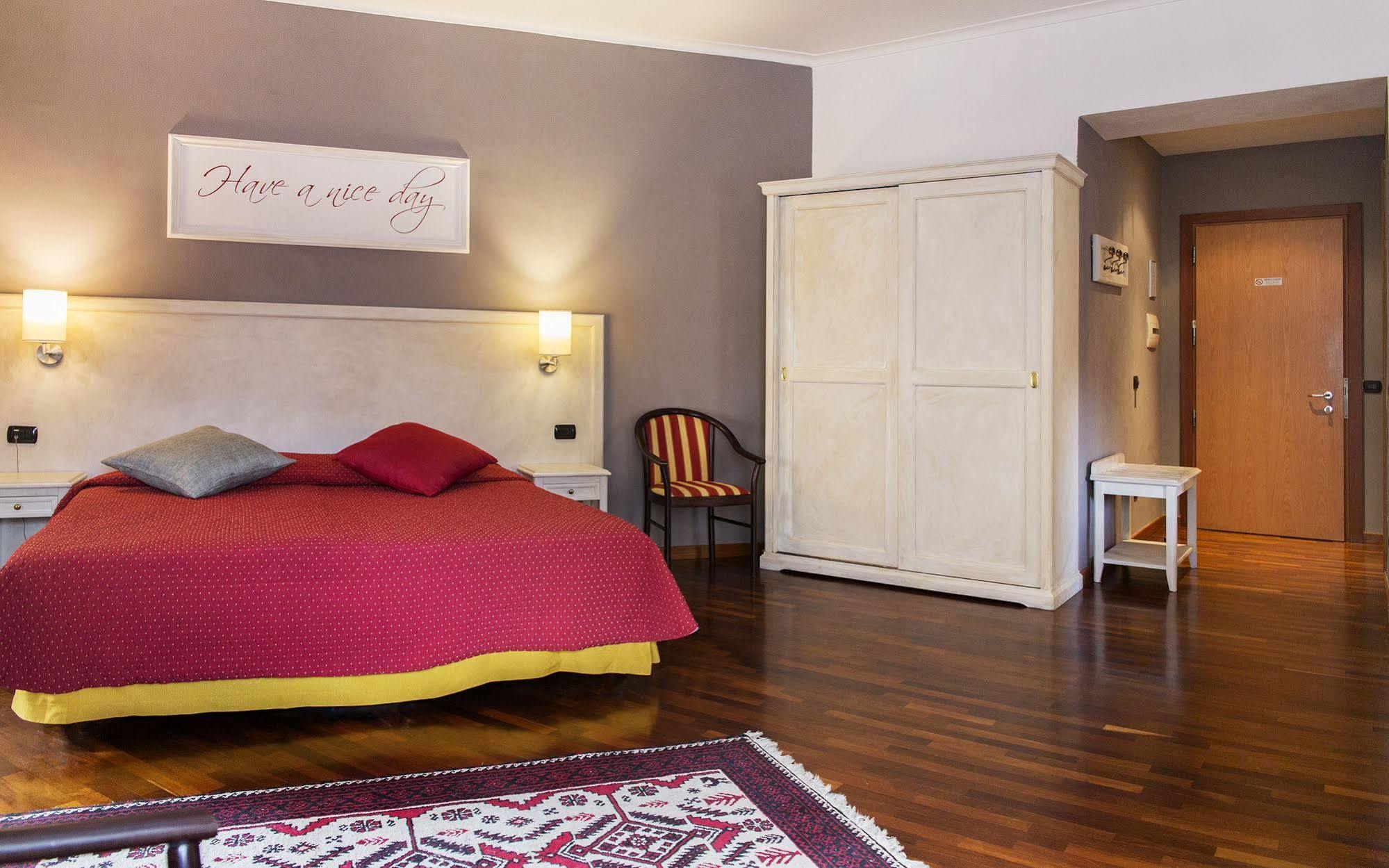 Inn Rome Rooms & Suites Екстериор снимка