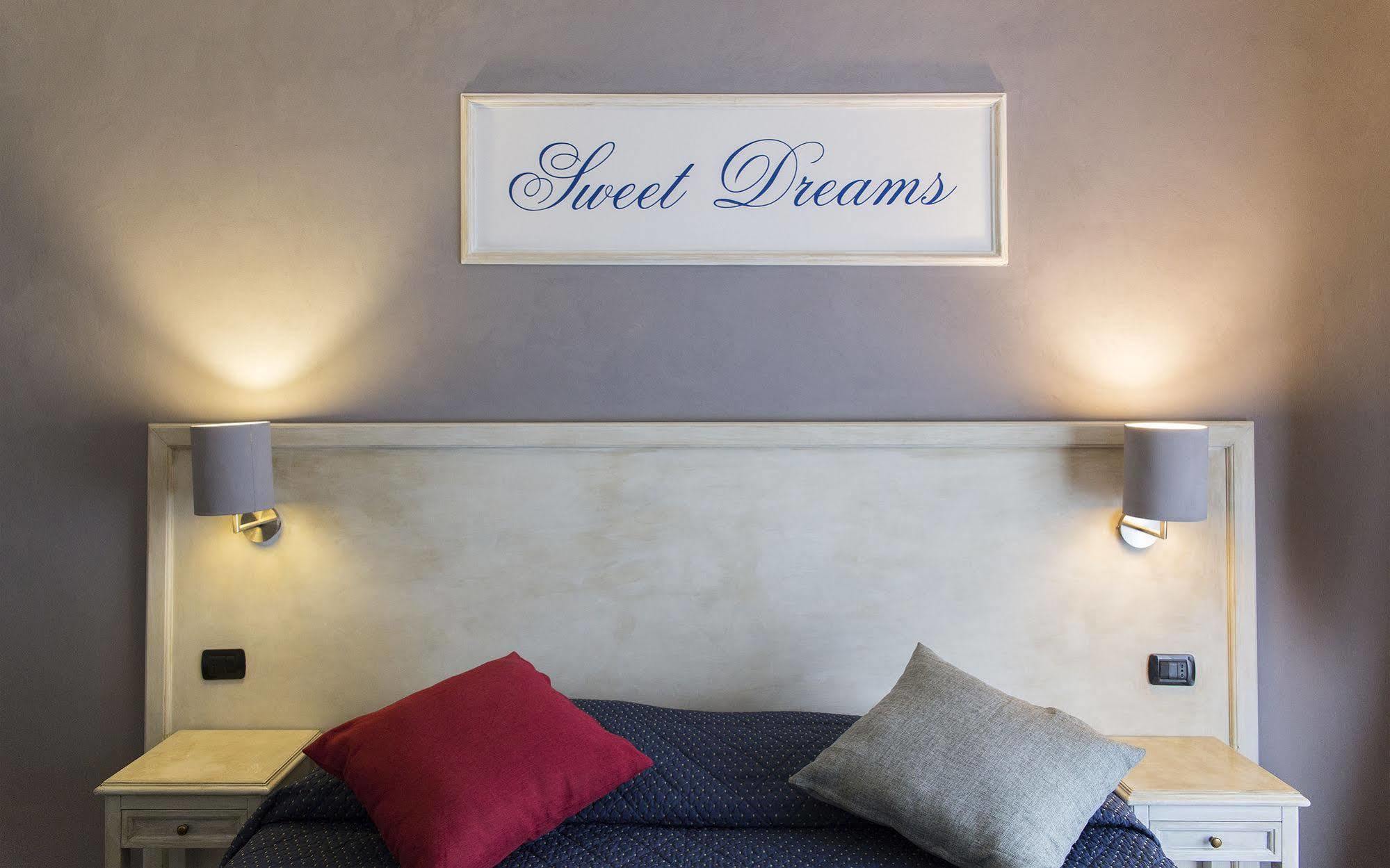 Inn Rome Rooms & Suites Екстериор снимка