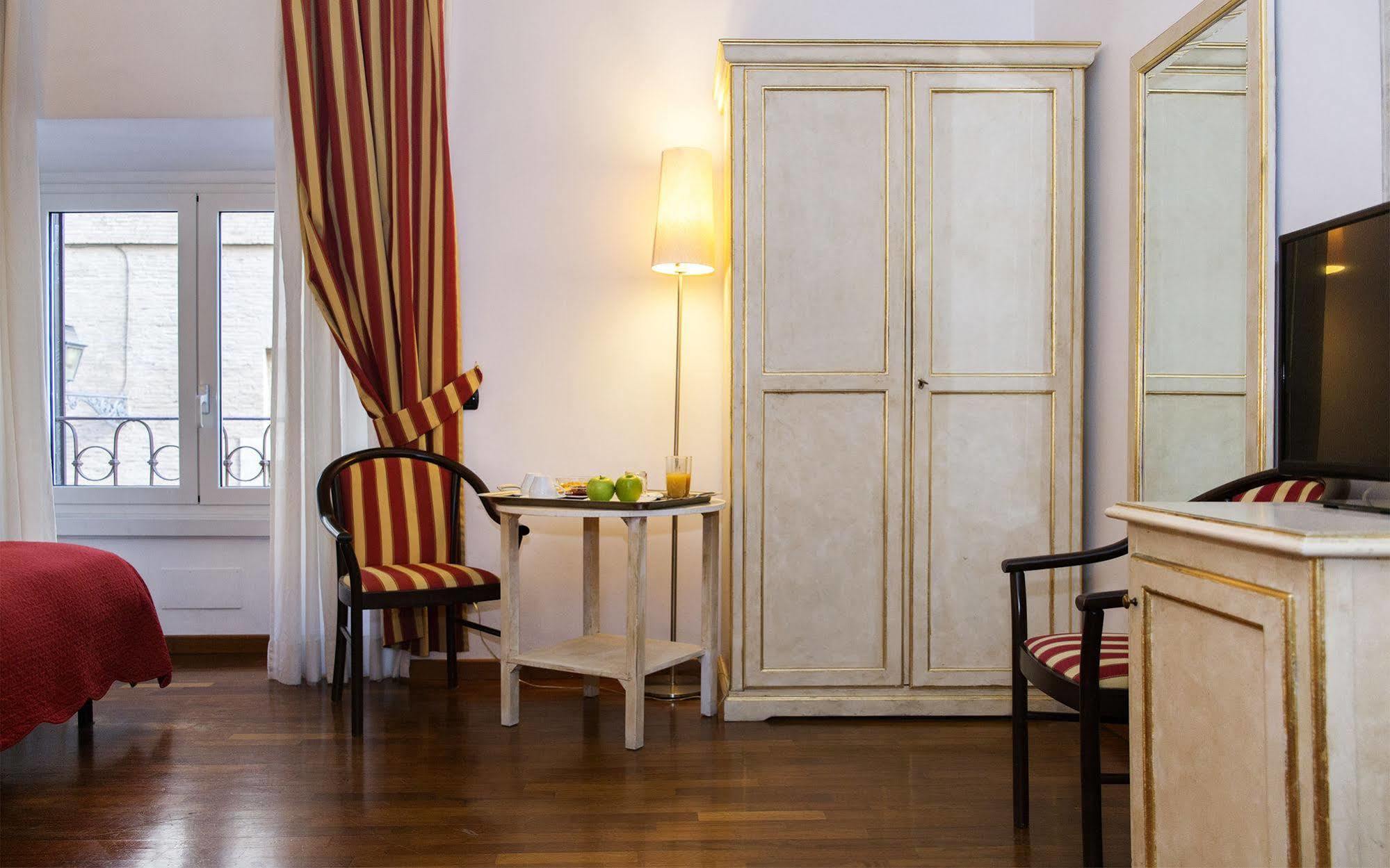 Inn Rome Rooms & Suites Екстериор снимка