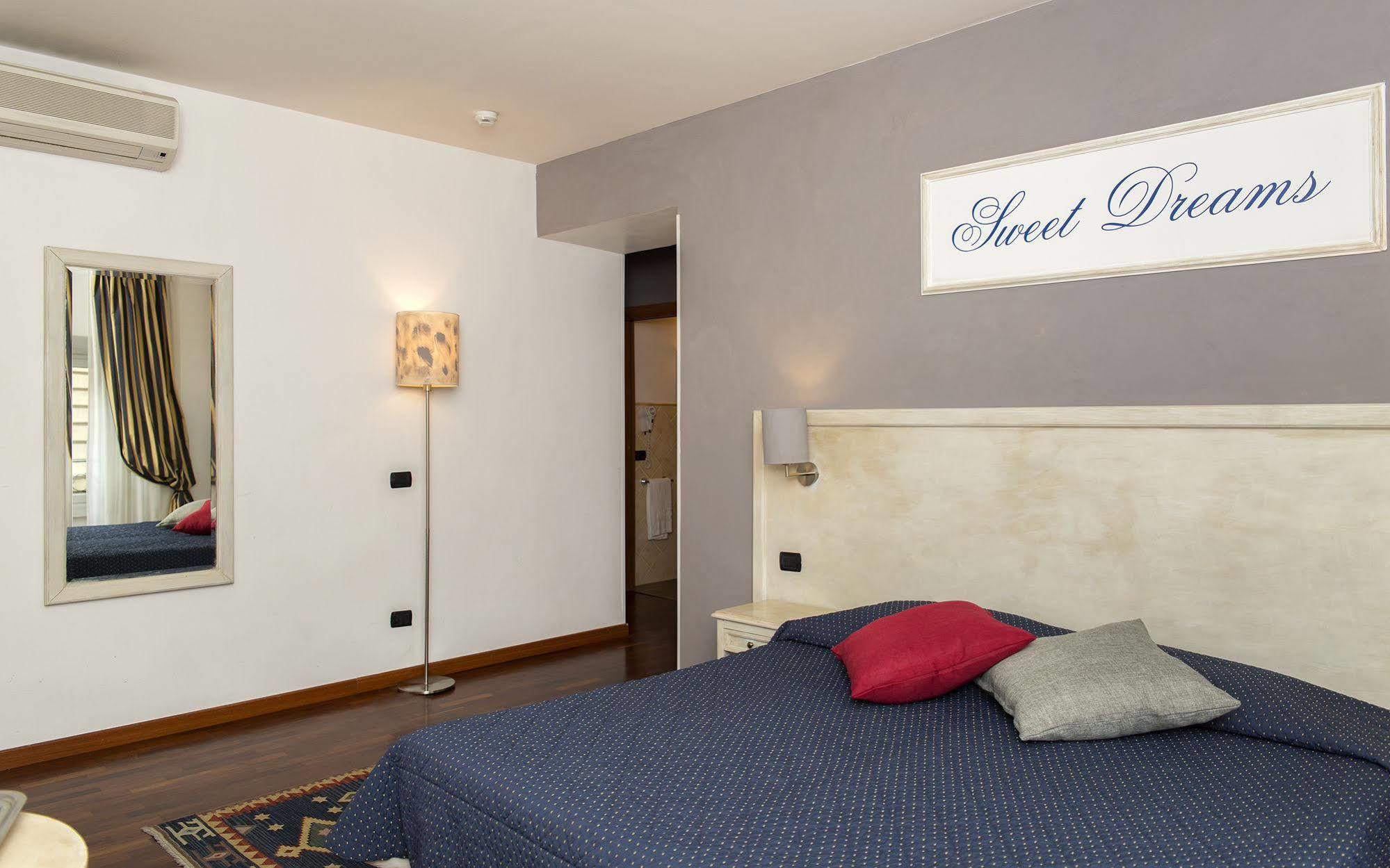 Inn Rome Rooms & Suites Екстериор снимка