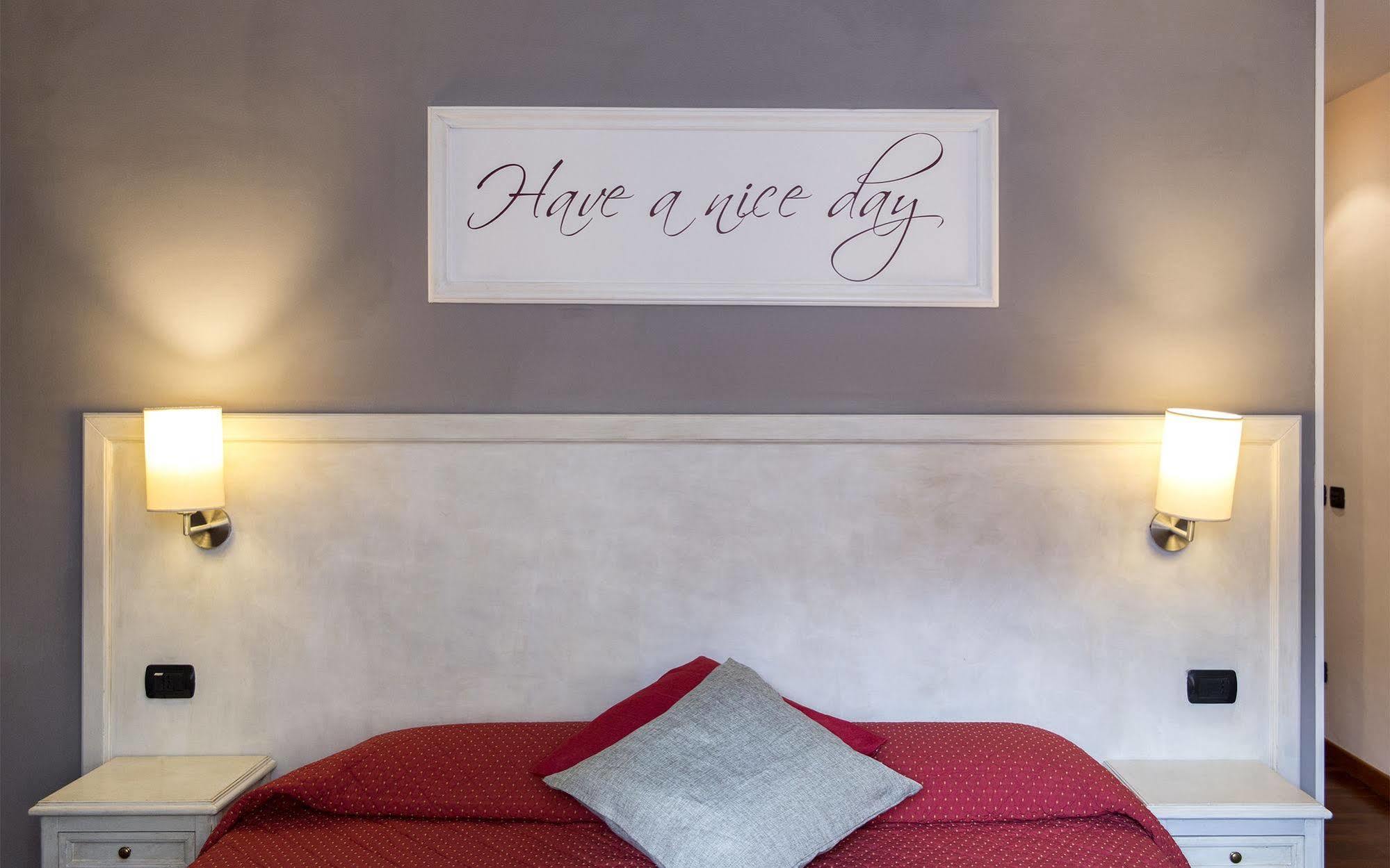 Inn Rome Rooms & Suites Екстериор снимка